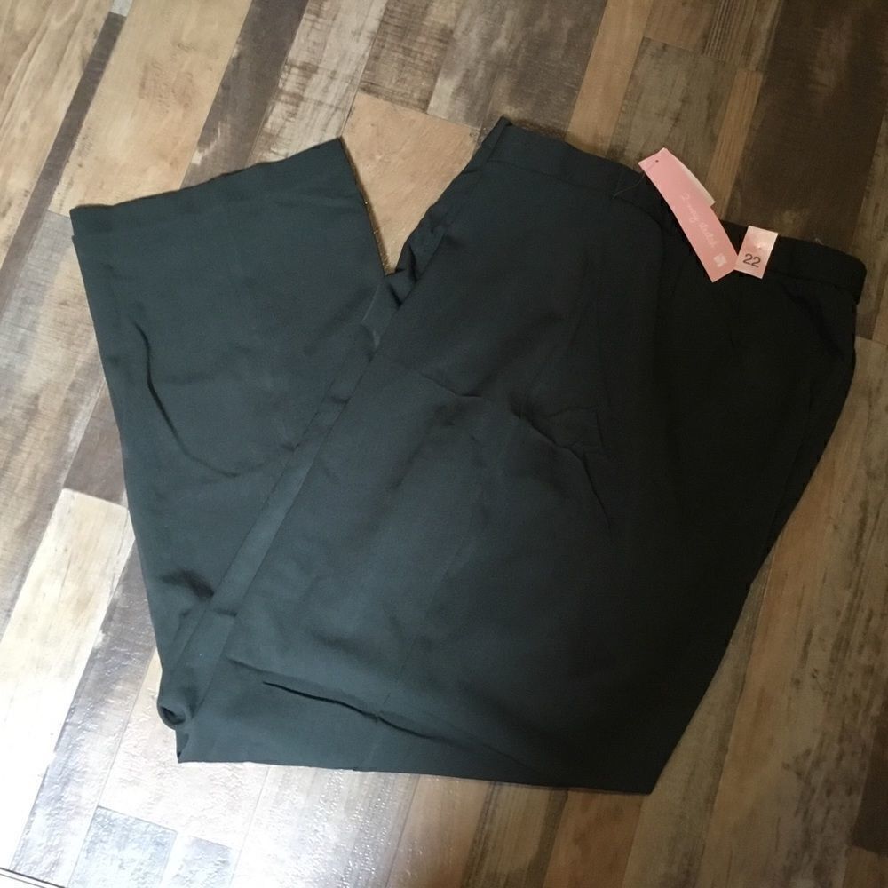 NWT. Dress Barn Brand Forest Green Women’s Dress Slacks Size 22W